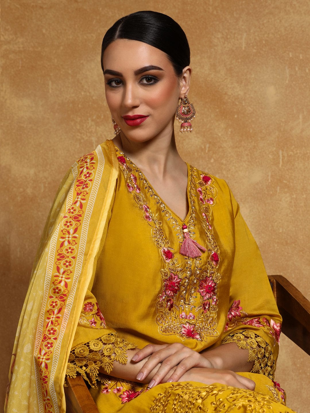 KF Floral Heavy Thread Embroidered Schffili Hem Kurta with Trouser & Dupatta