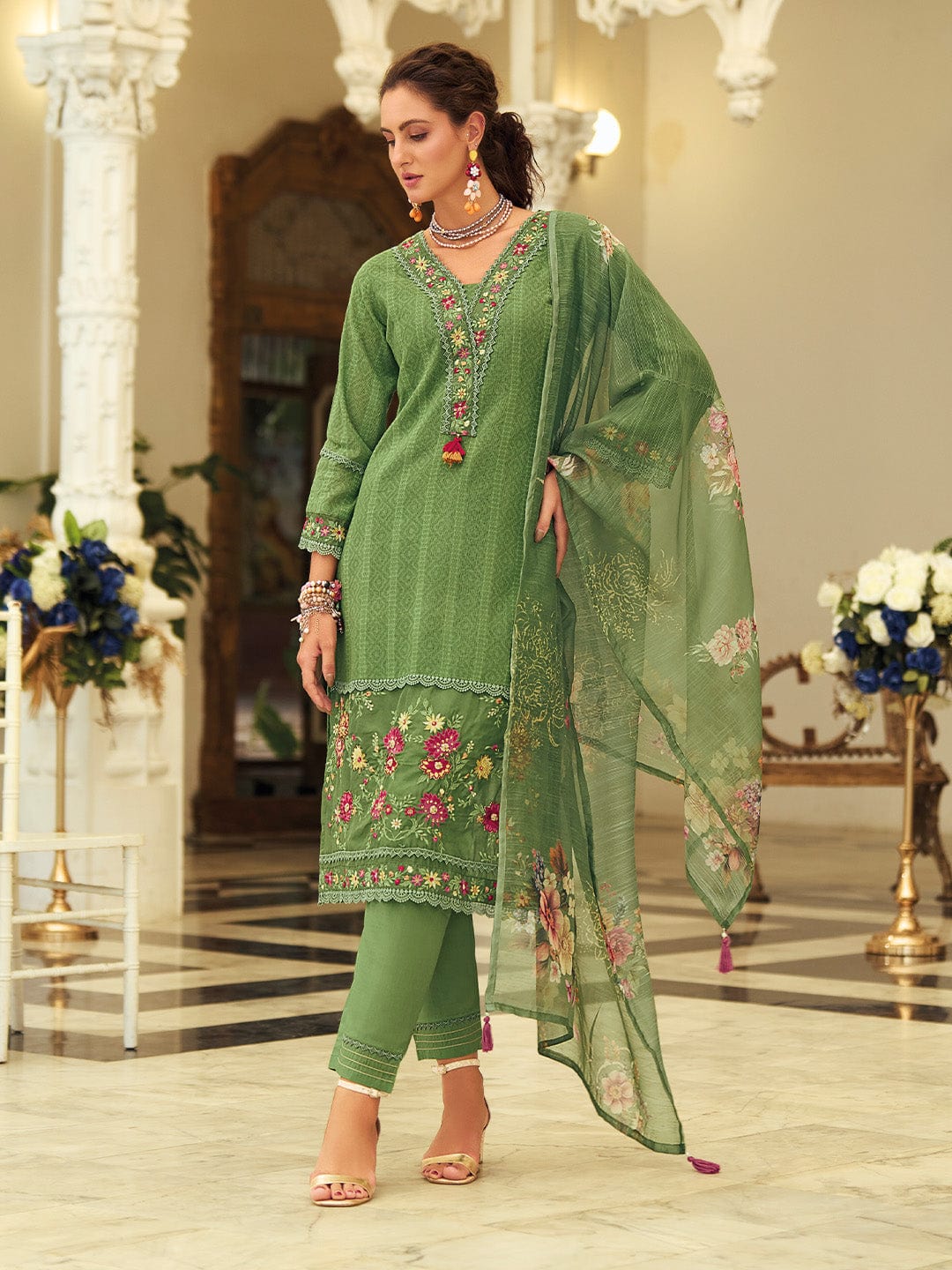 KF Women Floral Motif Thread Embroidered & Orangza Lace Detailed Kurta With Trouser & Dupatta