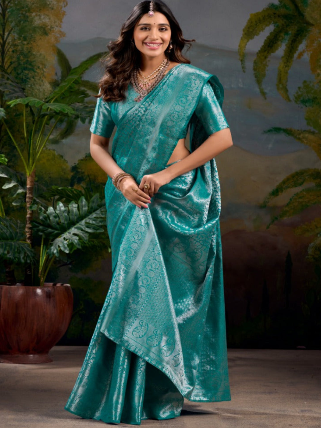 ES Kanjivaram Sari with Zari weaving work with unstitched blouse in with Zari work