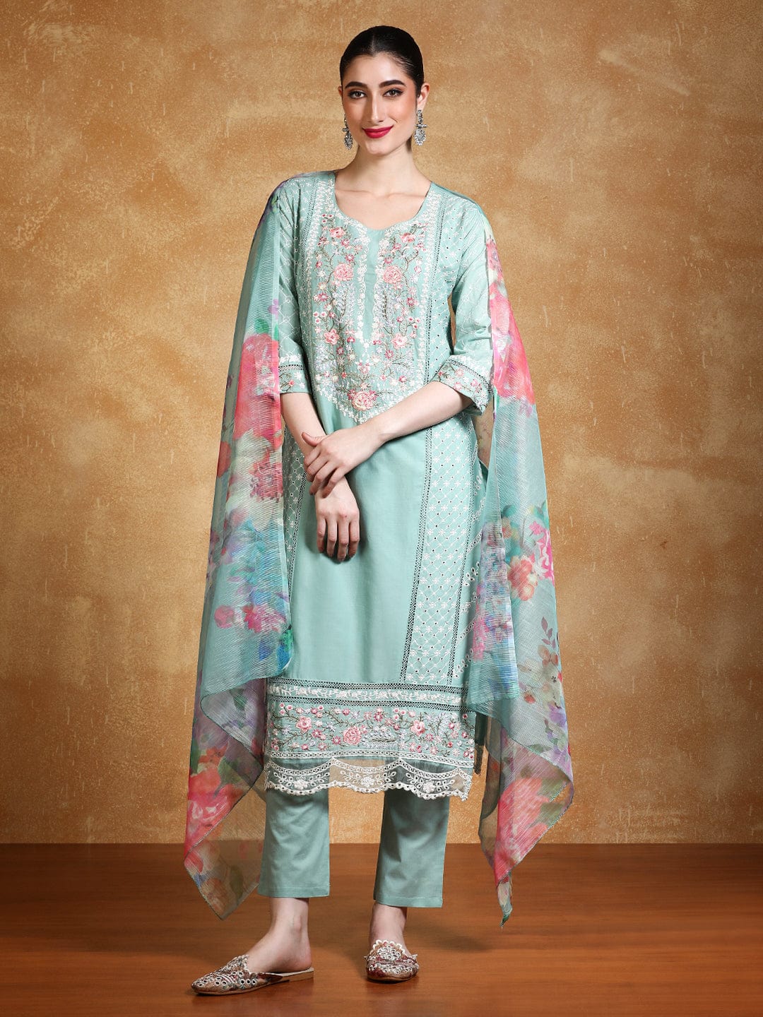 KF Thread Embroidered Kurta With Trouser & Floral Printed Dupatta