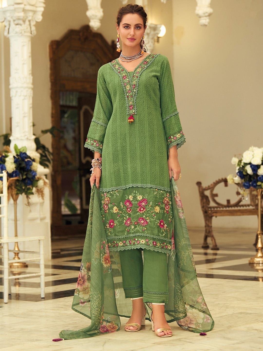 KF Women Floral Motif Thread Embroidered & Orangza Lace Detailed Kurta With Trouser & Dupatta