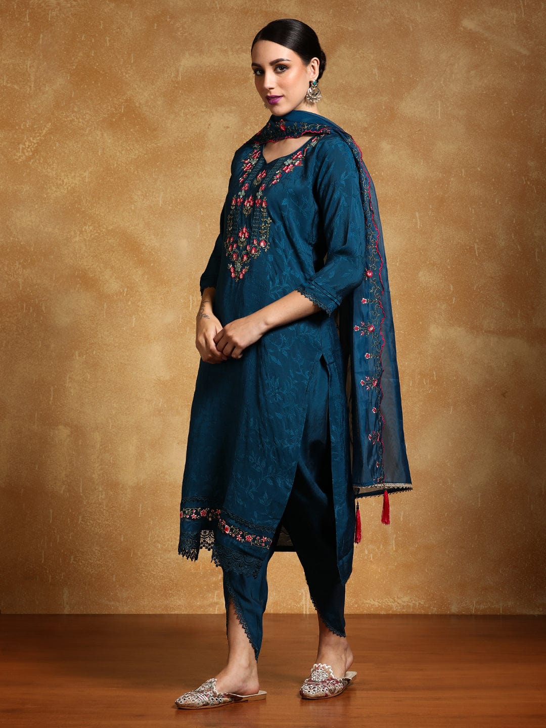 KF Floral Motif Thread Embroidered Yoke Kurta with Trouser & Dupatta