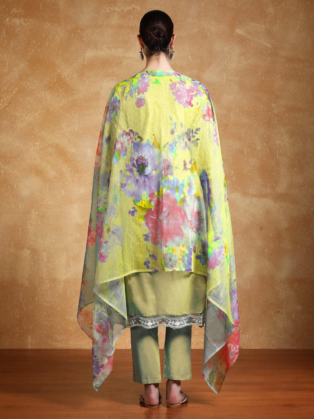 KF Thread Embroidered Kurta With Trouser & Floral Printed Dupatta