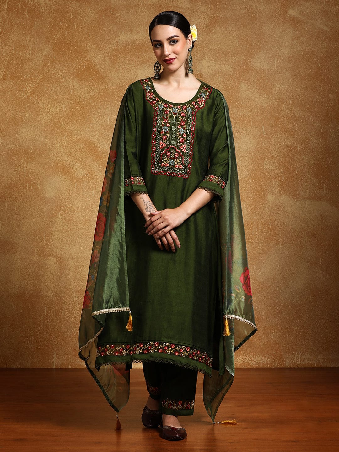 KF Women Floral Motif Thread Embroidered Yoke Kurta with Trouser & Dupatta