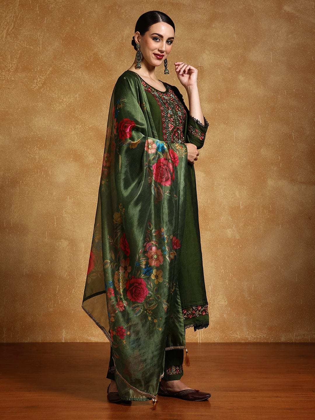 KF Women Floral Motif Thread Embroidered Yoke Kurta with Trouser & Dupatta