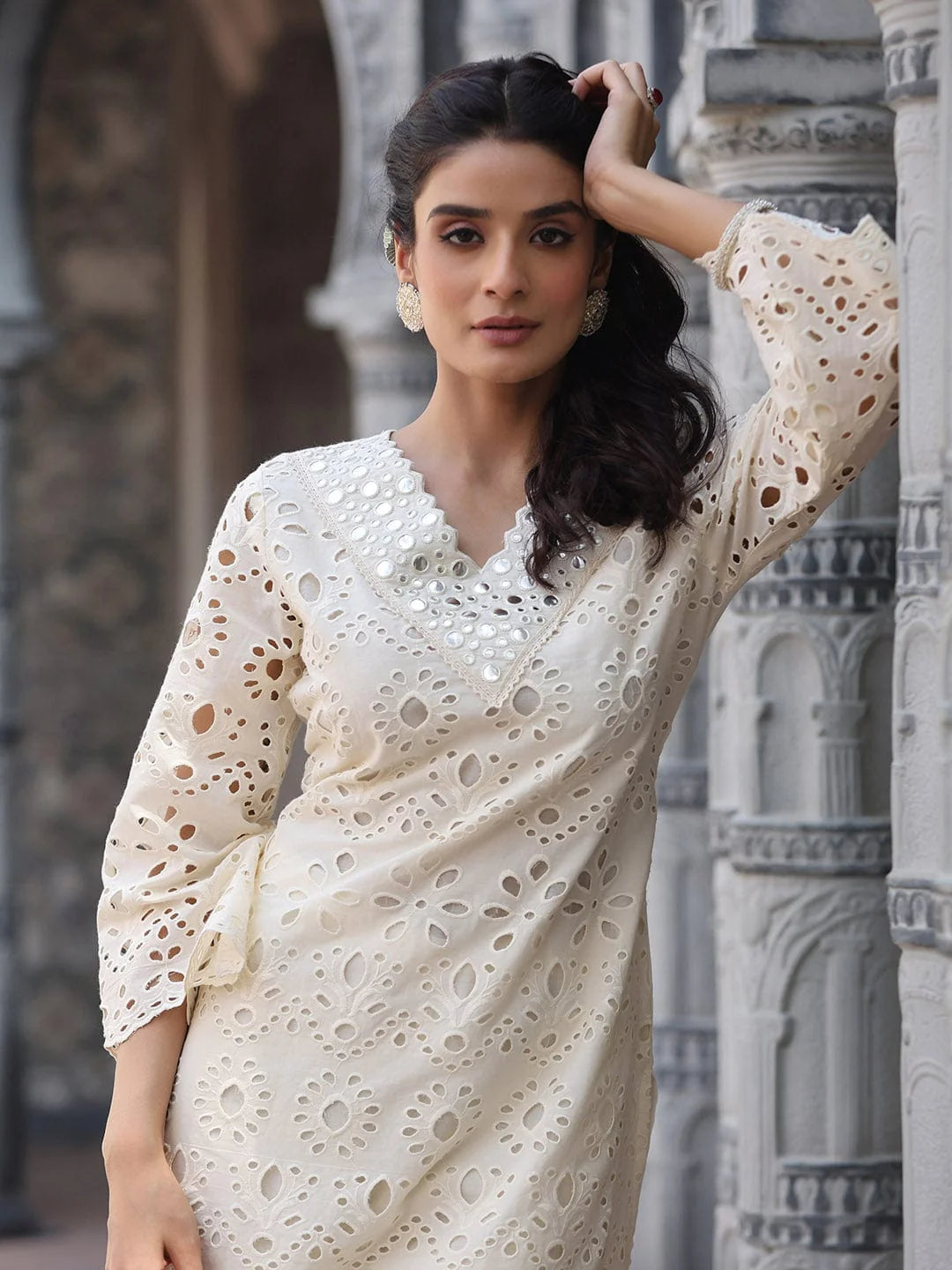 KF Women Floral Motif SchIffli Flared Sleeve Kurta With Trouser