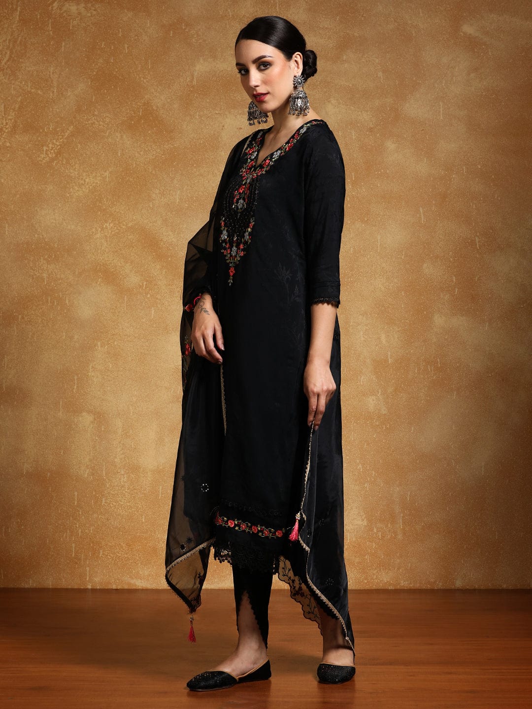 KF Floral Motif Thread Embroidered Yoke Kurta with Trouser & Dupatta