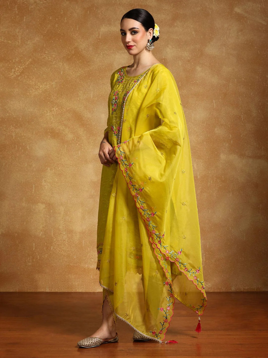 KF Floral Motif Thread Embroidered Yoke Kurta with Trouser & Dupatta