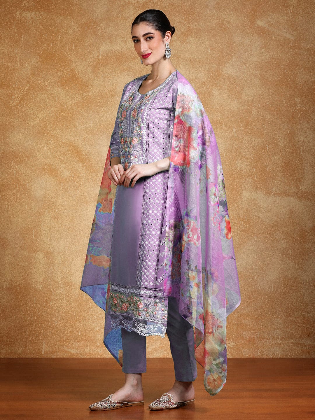 KF Thread Embroidered Kurta With Trouser & Floral Printed Dupatta