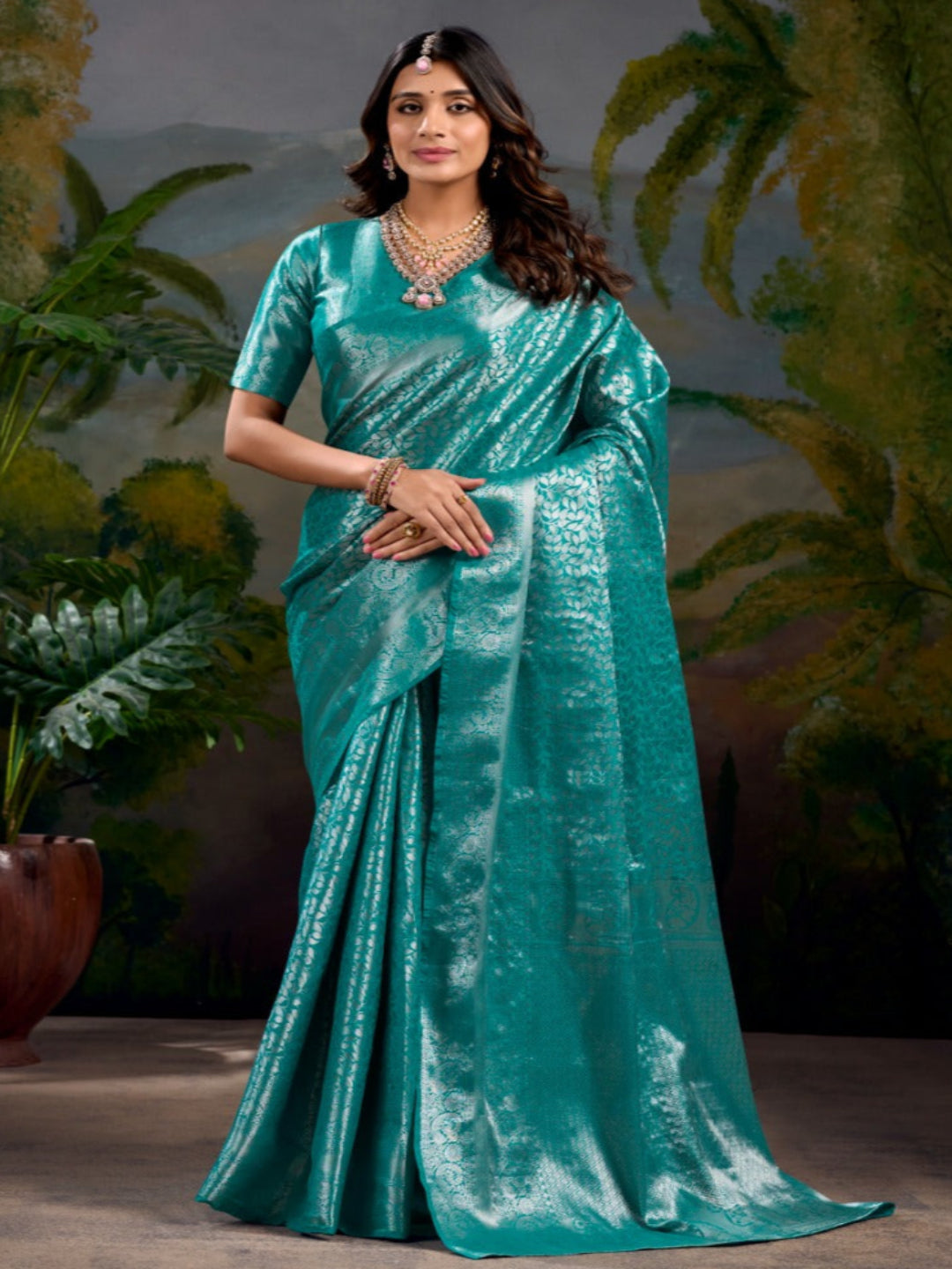ES Kanjivaram Sari with Zari weaving work with unstitched blouse in with Zari work
