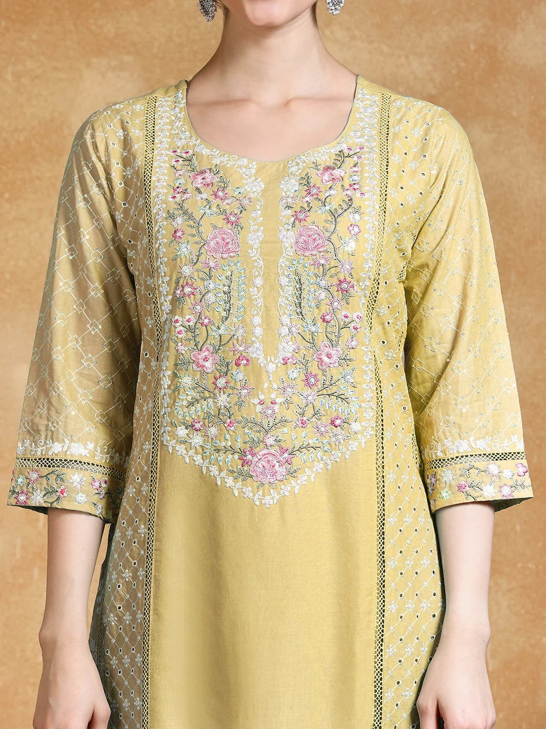 KF Thread Embroidered Kurta With Trouser & Floral Printed Dupatta