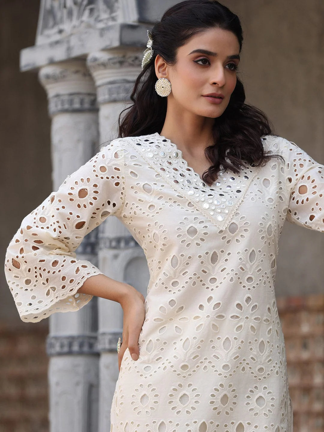 KF Women Floral Motif SchIffli Flared Sleeve Kurta With Trouser