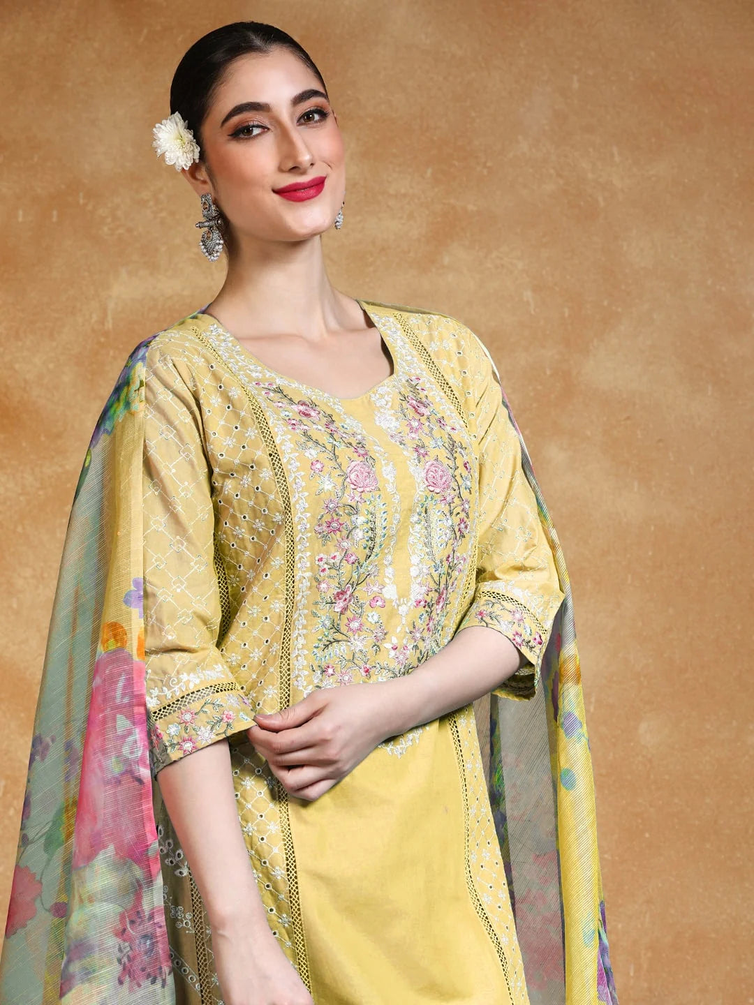 KF Thread Embroidered Kurta With Trouser & Floral Printed Dupatta