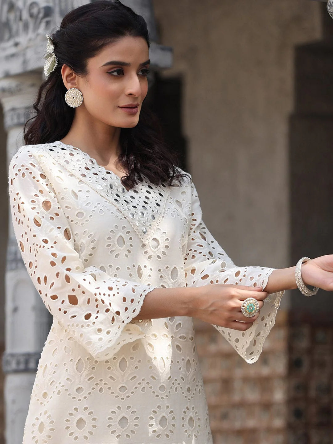 KF Women Floral Motif SchIffli Flared Sleeve Kurta With Trouser