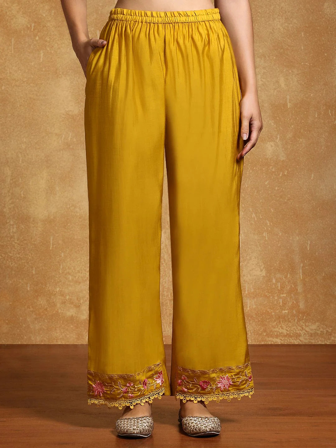 KF Floral Heavy Thread Embroidered Schffili Hem Kurta with Trouser & Dupatta