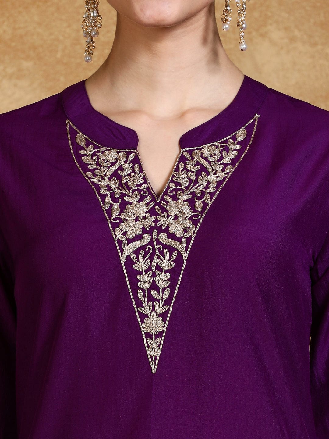 KF Zari Embroidered Neck Kurta With Trouser And Dupatta