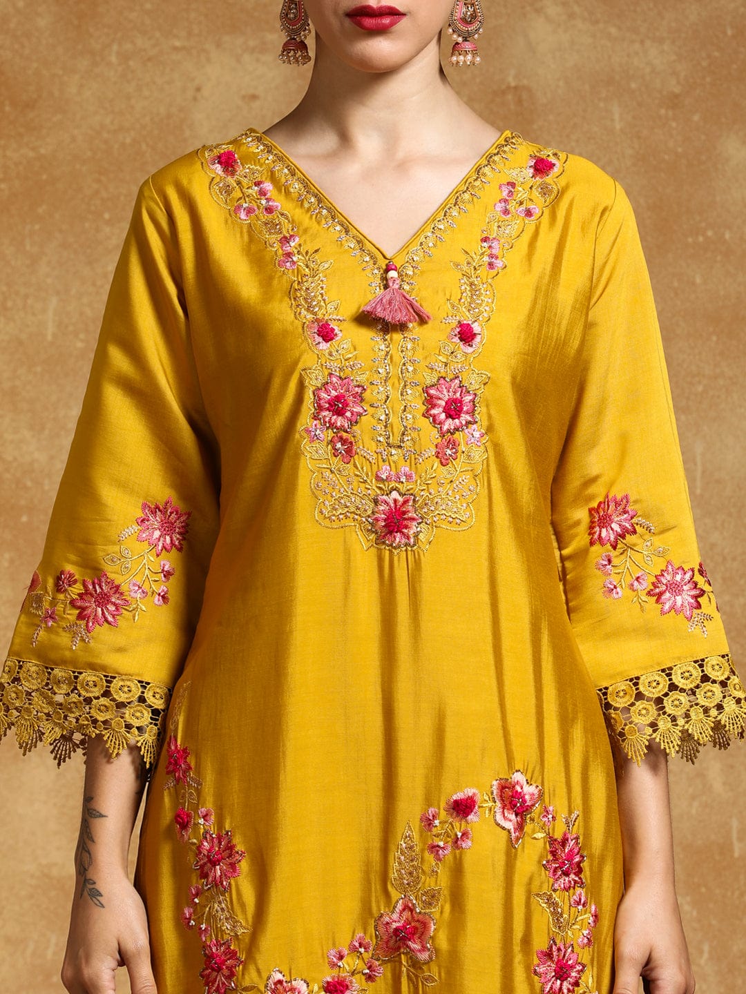 KF Floral Heavy Thread Embroidered Schffili Hem Kurta with Trouser & Dupatta