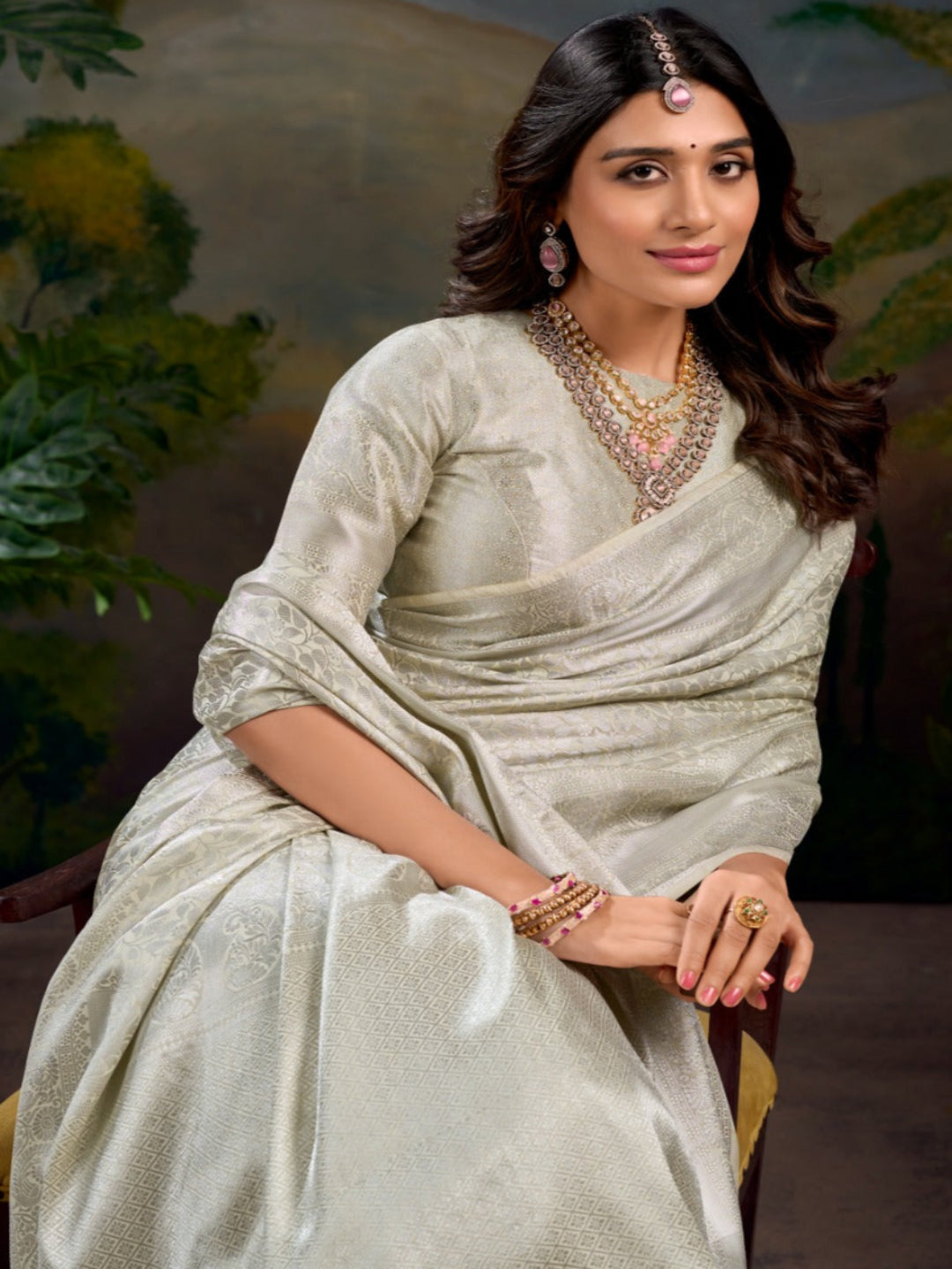 ES Kanjivaram Sari with Zari weaving work with unstitched blouse in with Zari work