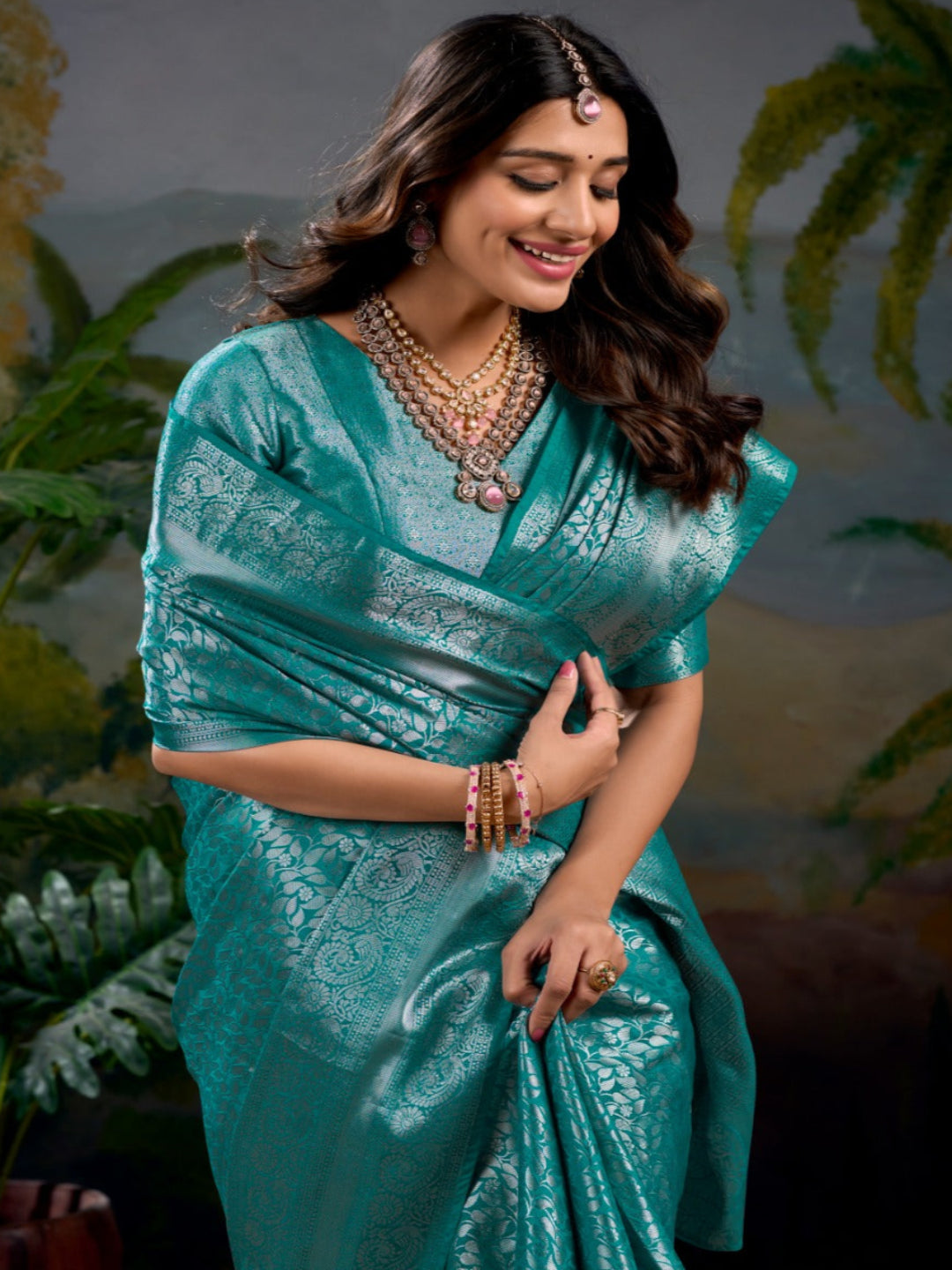 ES Kanjivaram Sari with Zari weaving work with unstitched blouse in with Zari work