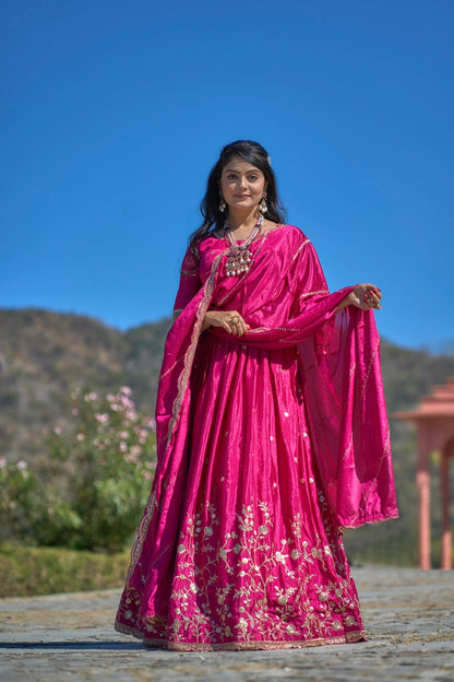 ES Heavy Chinon Silk Lehenga, Blouse & Dupatta with exquisite embroidery and zari work,