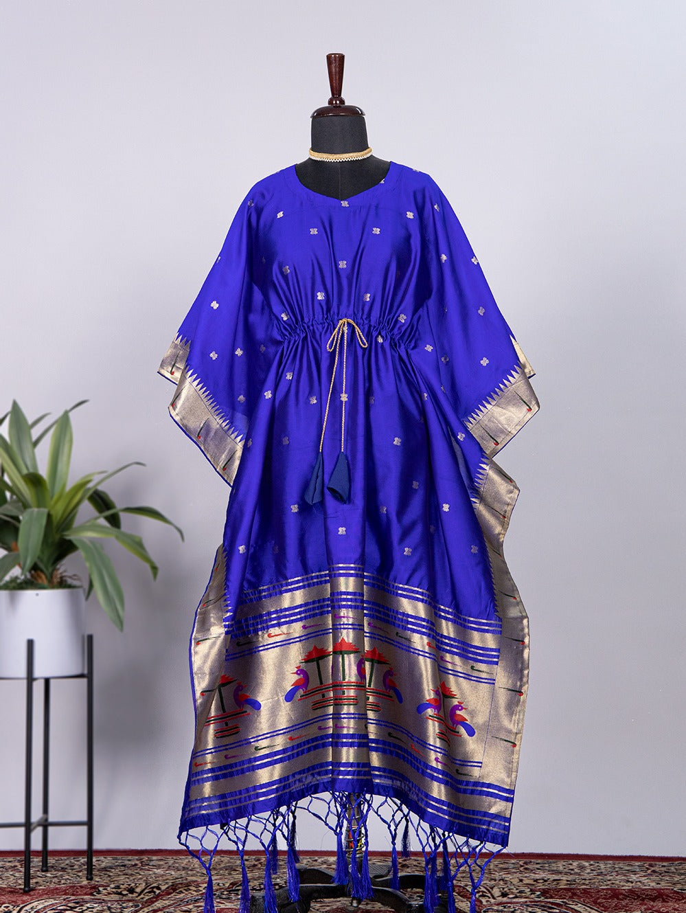 ES Pakistani Kaftan with Weaving Zari Work & Lace Border