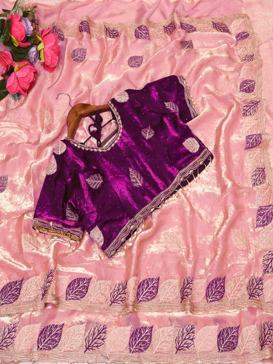 ES Luxurious Embroidered Saree with Ready-to-Wear Contrast Blouse