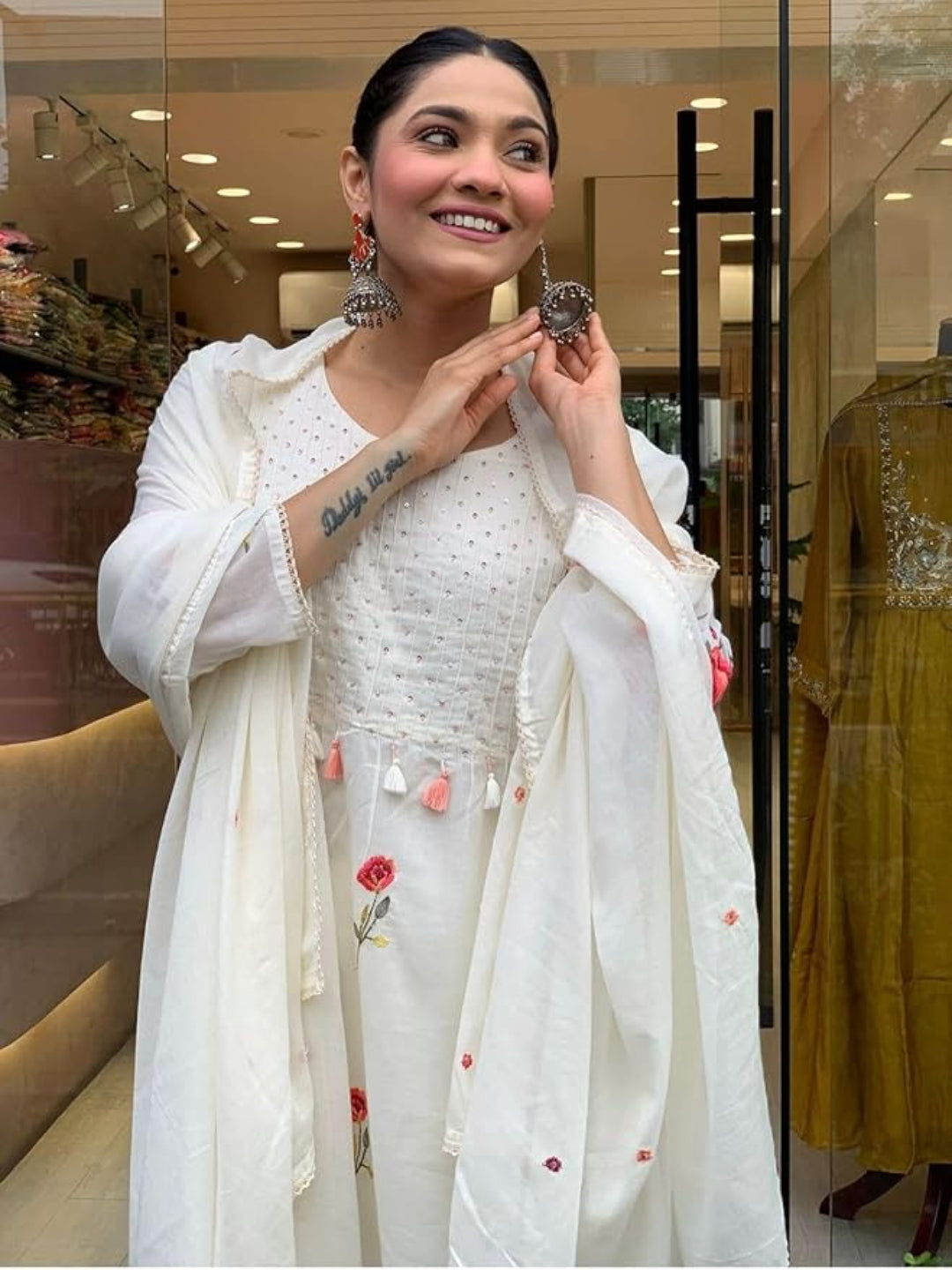 RE Designer White 3-Piece Festive Suit – Chanderi Silk & Embroidery