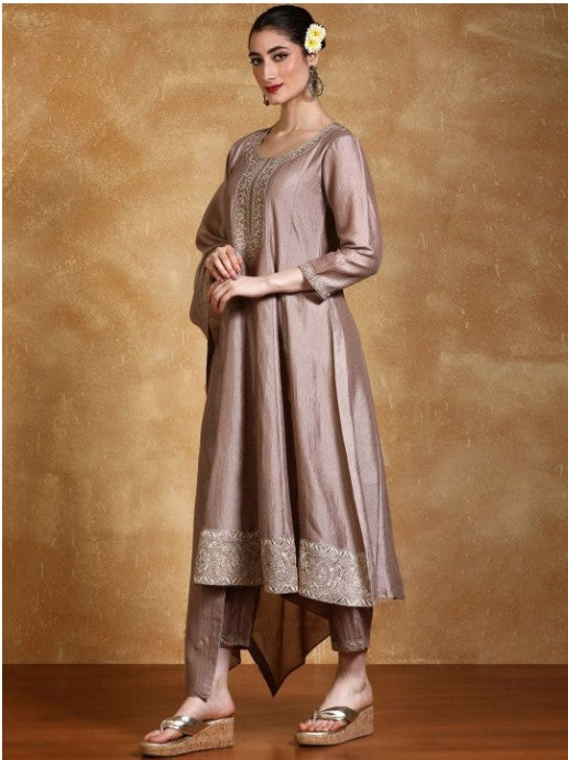 KF Zari Embroidered Yoke Kurta With Pant And Dupatta