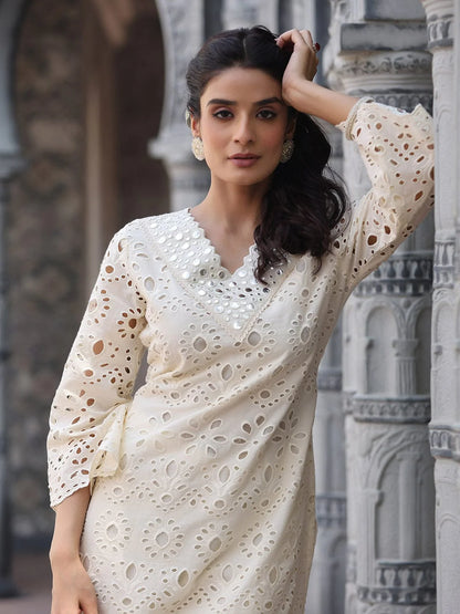 KF Women Floral Motif SchIffli Flared Sleeve Kurta With Trouser