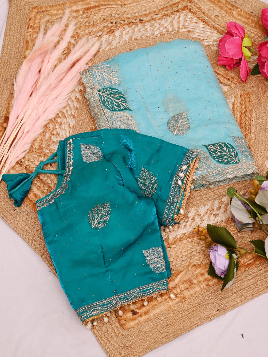 ES Luxurious Embroidered Saree with Ready-to-Wear Contrast Blouse
