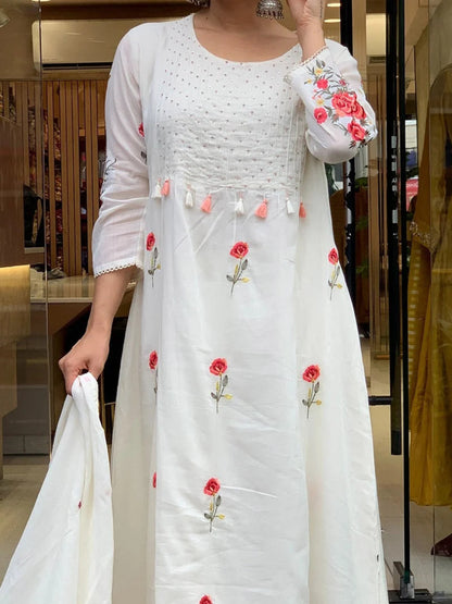 RE Designer White 3-Piece Festive Suit – Chanderi Silk & Embroidery