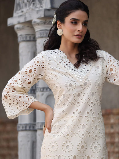 KF Women Floral Motif SchIffli Flared Sleeve Kurta With Trouser