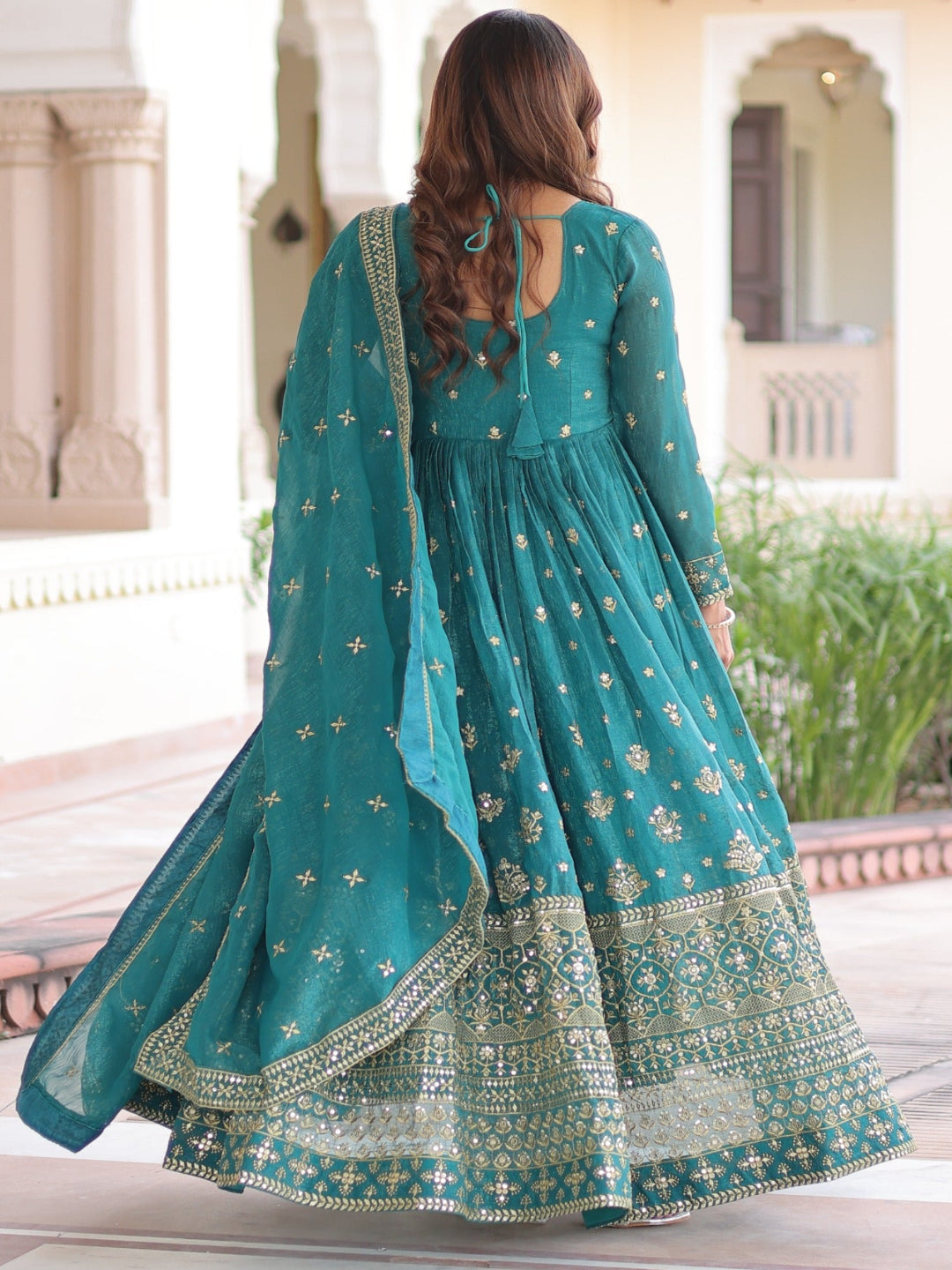 ES Full Sleeve Silver Crunchy Gown with Embroidery & 3M Flair