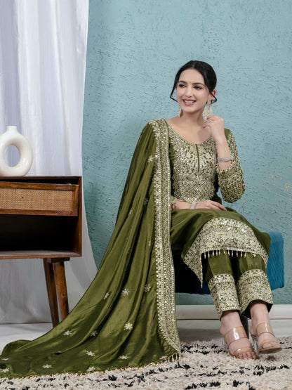 ES Chinnon Silk Suite With Heavy Embroidery Coding Sequence Work