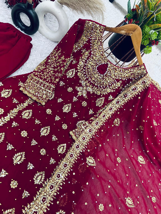 ES ಡಿಸೈನರ್ ಪಾರ್ಟಿ ವೇರ್ ಲುಕ್ ಟಾಪ್-ಪ್ಲಾಝೊ ಮತ್ತು ದುಪಟ್ಟಾ ಜೊತೆಗೆ ಹೆವಿ ಕಸೂತಿ ಕೆಲಸ