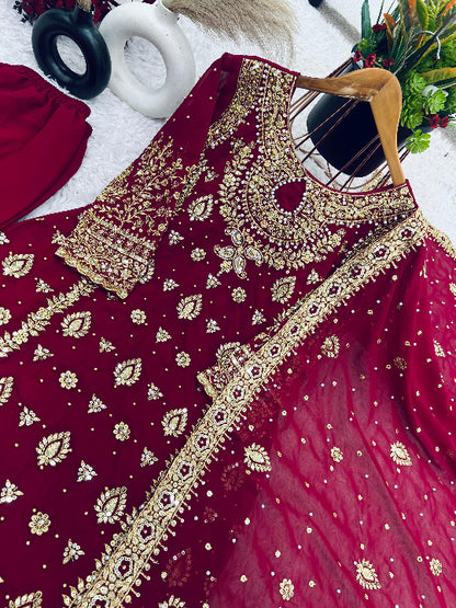 ES ಡಿಸೈನರ್ ಪಾರ್ಟಿ ವೇರ್ ಲುಕ್ ಟಾಪ್-ಪ್ಲಾಝೊ ಮತ್ತು ದುಪಟ್ಟಾ ಜೊತೆಗೆ ಹೆವಿ ಕಸೂತಿ ಕೆಲಸ