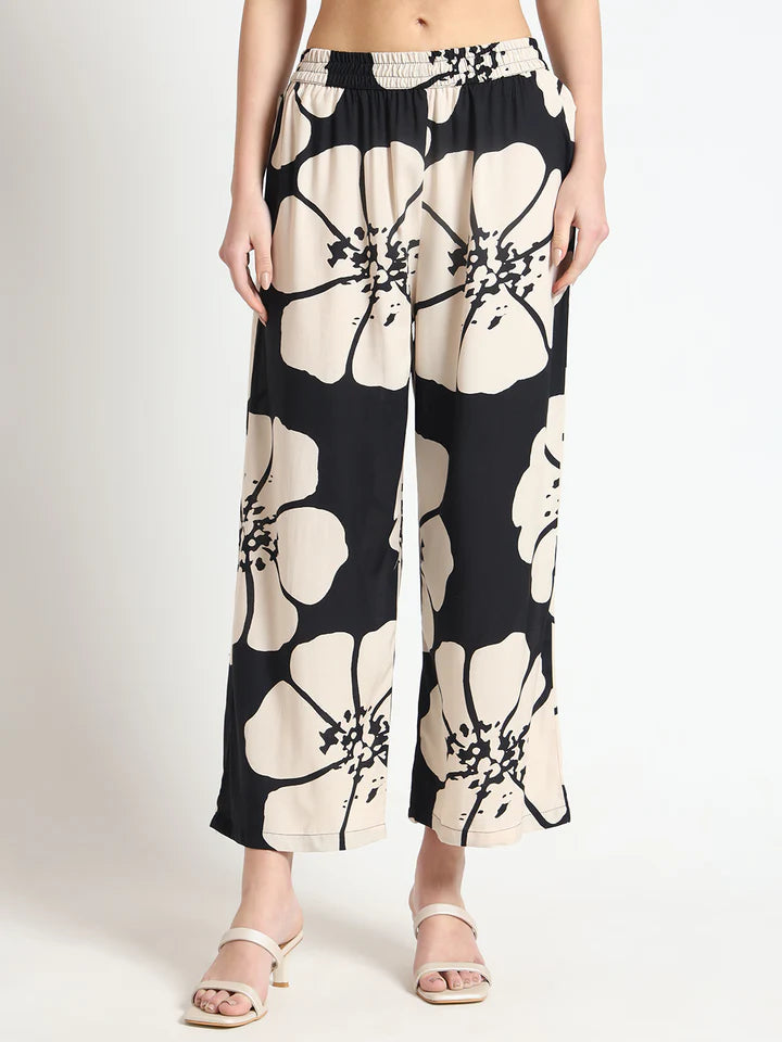 Divena Black Beautiful Floral Print Rayon Sleeveless straight-cut kurta with Pant for