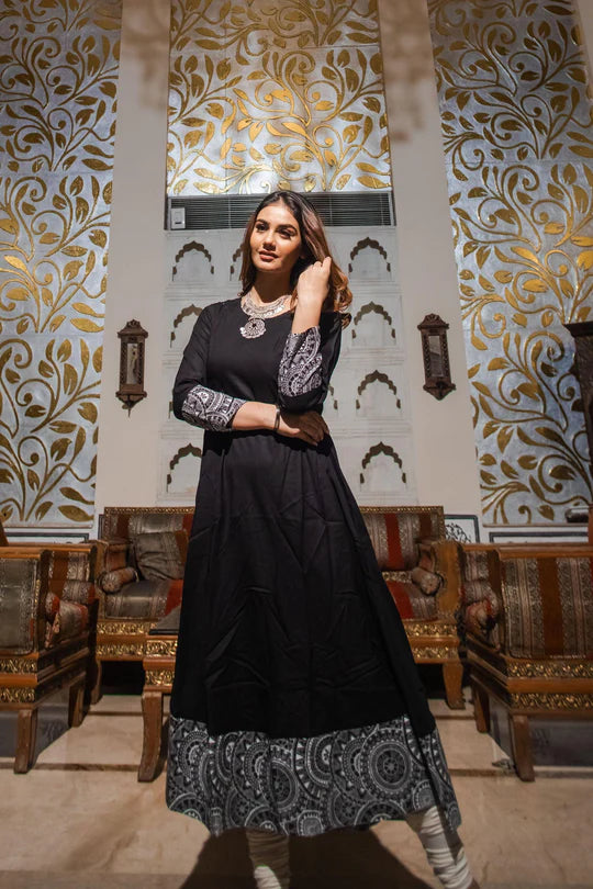 Divena Women's A-Line Black Rayon Kurta - SSDK0118 Black