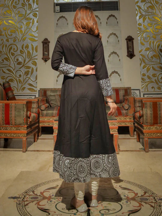 Divena Women's A-Line Black Rayon Kurta - SSDK0118 Black